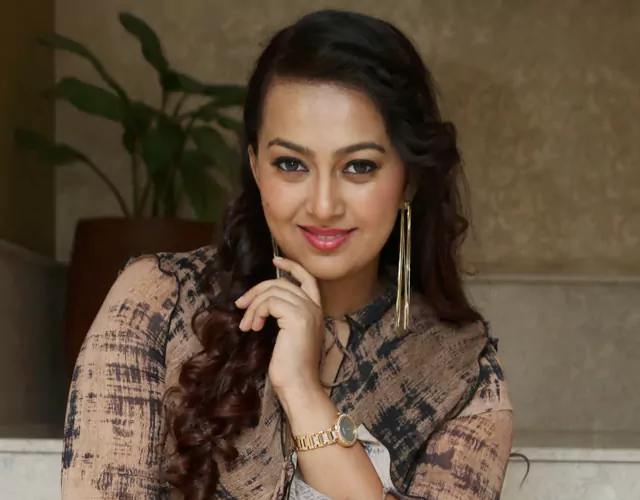 Ester Latest Images